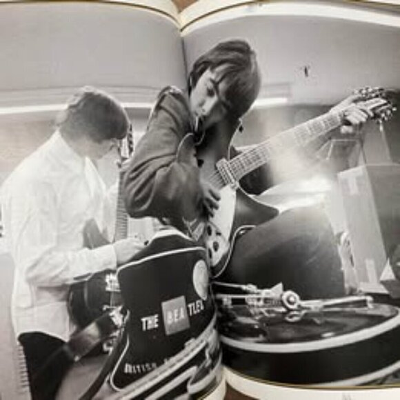 Rolling Stones special edition The Beatles coffee table book - Picture 3 of 4